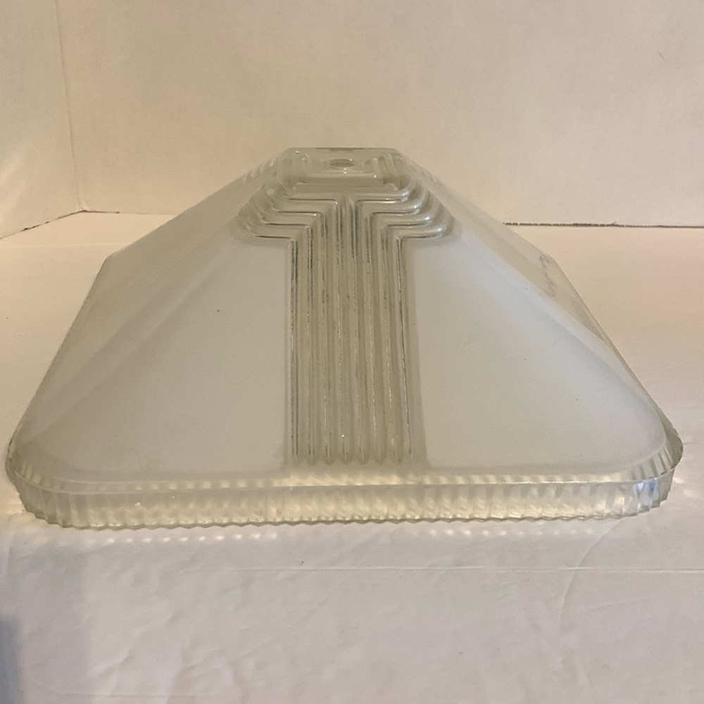 Art Deco- vintage glass lamp shade, square.